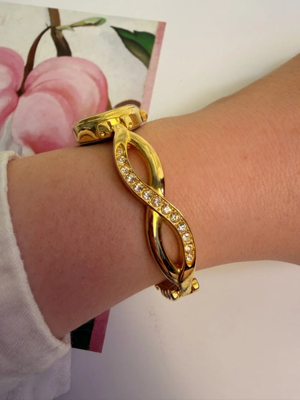 Elegant Gold-Tone Women's Bracelet Watch with Crystals on a Dial